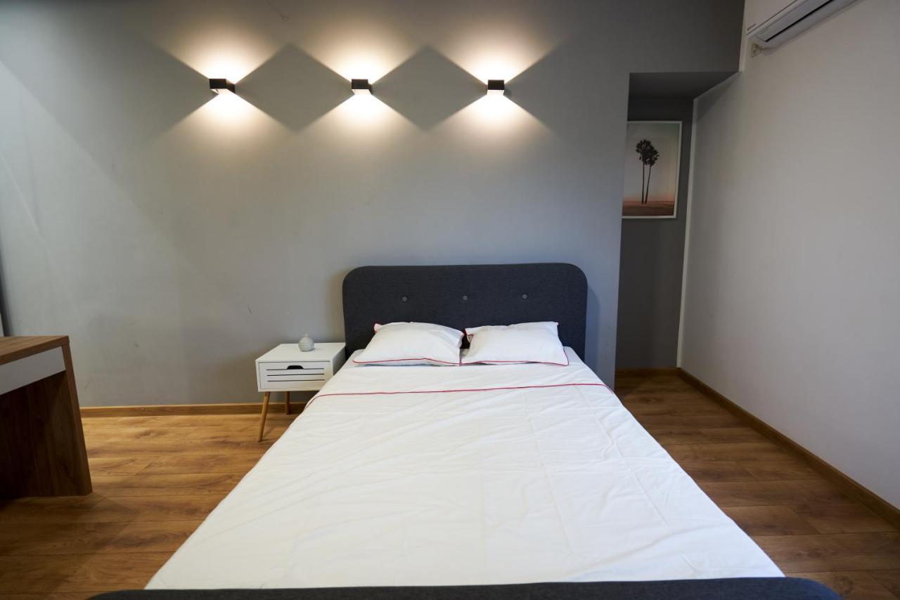 Minimalist Design Apartament In Magheru Bucharest Luaran gambar